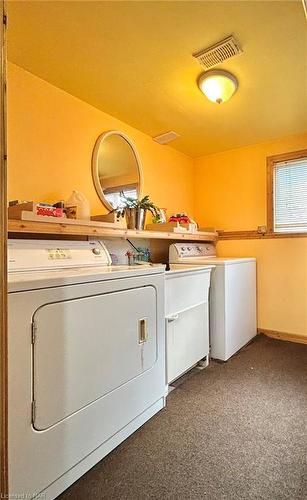 5043 University Avenue, Niagara Falls, ON - Indoor Photo Showing Laundry Room