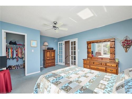 102 Woodside Square, Fonthill, ON - Indoor Photo Showing Bedroom