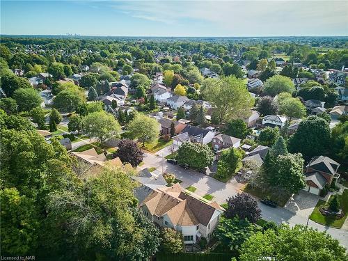 102 Woodside Square, Fonthill, ON - Outdoor With View