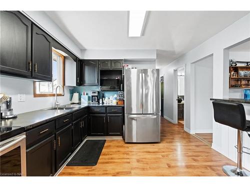 16 Harriett Street, Welland, ON - Indoor Photo Showing Kitchen