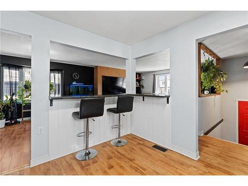 16 Harriett Street, Welland, ON - Indoor Photo Showing Kitchen