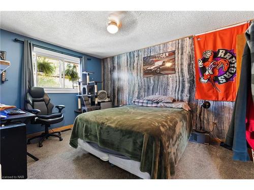 16 Harriett Street, Welland, ON - Indoor Photo Showing Bedroom