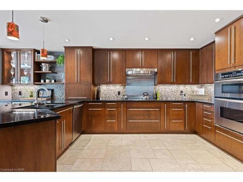 24-5 Carncastle Gate, St. Catharines, ON - Indoor Photo Showing Kitchen