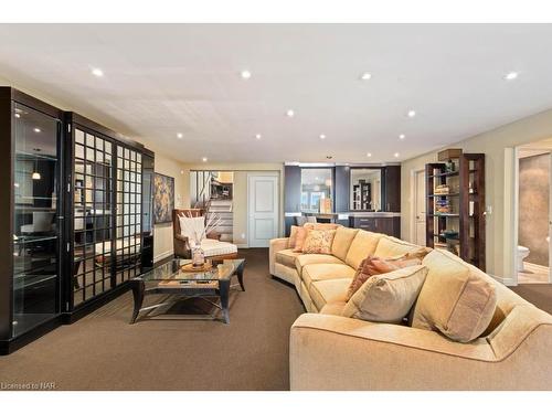 24-5 Carncastle Gate, St. Catharines, ON - Indoor Photo Showing Living Room