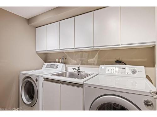 24-5 Carncastle Gate, St. Catharines, ON - Indoor Photo Showing Laundry Room