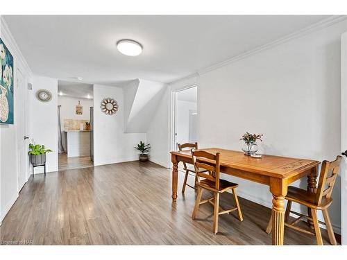 6525 O'Neil Street, Niagara Falls, ON - Indoor Photo Showing Dining Room