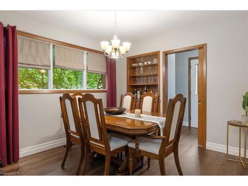 4 Orchard Place, Fonthill, ON - Indoor Photo Showing Dining Room