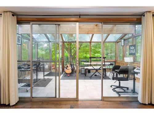 4 Orchard Place, Fonthill, ON - Indoor Photo Showing Other Room