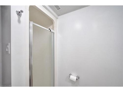 46 Fortura Court, Thorold, ON - Indoor Photo Showing Bathroom