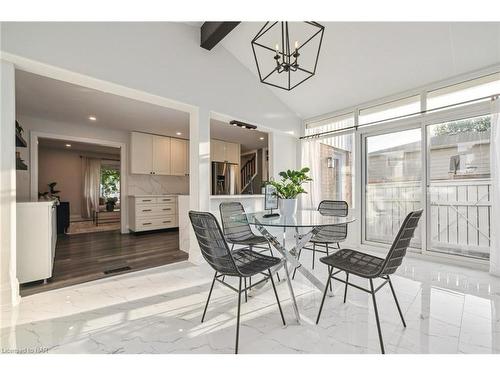 49 Markham Crescent, Stoney Creek, ON - Indoor Photo Showing Dining Room