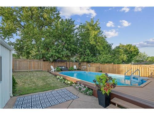 49 Markham Crescent, Stoney Creek, ON - Outdoor With In Ground Pool With Backyard