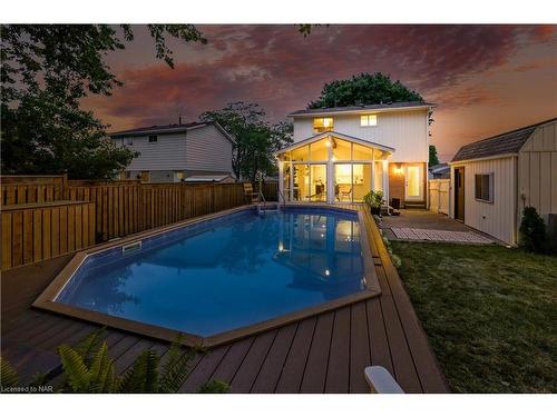 49 Markham Crescent, Stoney Creek, ON - Outdoor With In Ground Pool With Backyard With Exterior