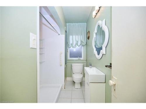 468 Geneva Street, St. Catharines, ON - Indoor Photo Showing Bathroom