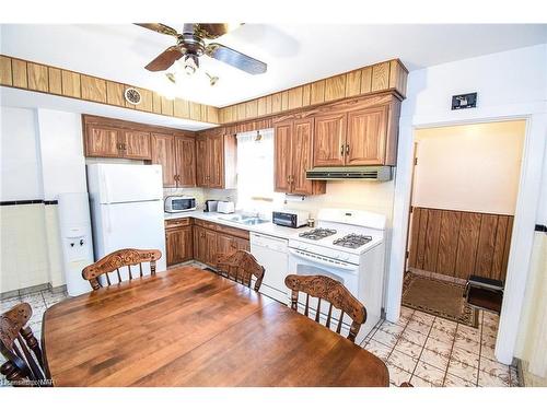 221 Lincoln Street, Welland, ON - Indoor Photo Showing Kitchen