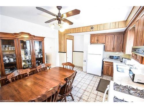 221 Lincoln Street, Welland, ON - Indoor Photo Showing Dining Room