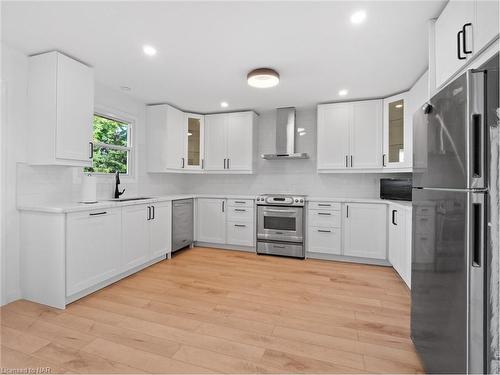 24 Keefer Road, Thorold, ON - Indoor Photo Showing Kitchen With Upgraded Kitchen