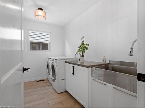 24 Keefer Road, Thorold, ON - Indoor Photo Showing Laundry Room