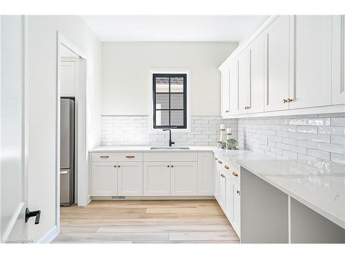 3542 Whispering Woods Trail, Ridgeway, ON - Indoor Photo Showing Kitchen