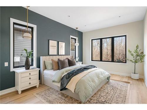 3542 Whispering Woods Trail, Ridgeway, ON - Indoor Photo Showing Bedroom