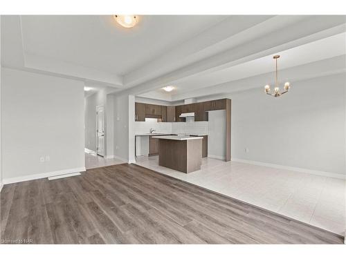 93 Acacia Road Road, Fonthill, ON - Indoor Photo Showing Kitchen