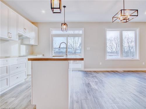 3356 Willguard Court, Niagara Falls, ON - Indoor Photo Showing Kitchen