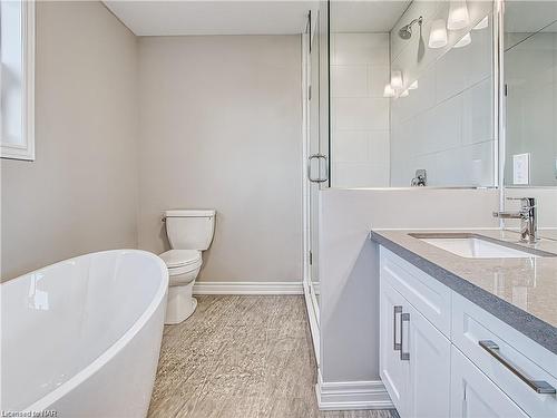 3356 Willguard Court, Niagara Falls, ON - Indoor Photo Showing Bathroom