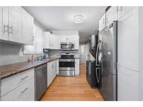 148 Young Street, Welland, ON - Indoor Photo Showing Kitchen With Double Sink