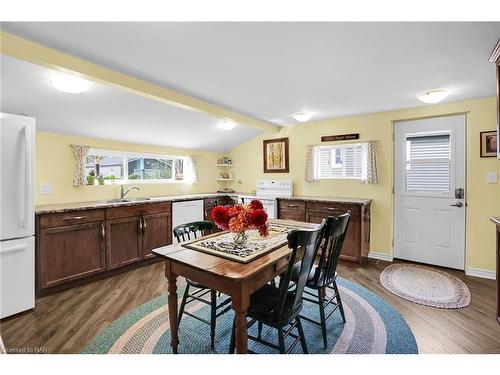 3663 East Main Street, Fort Erie, ON - Indoor Photo Showing Dining Room