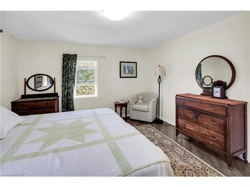 3663 East Main Street, Fort Erie, ON - Indoor Photo Showing Bedroom