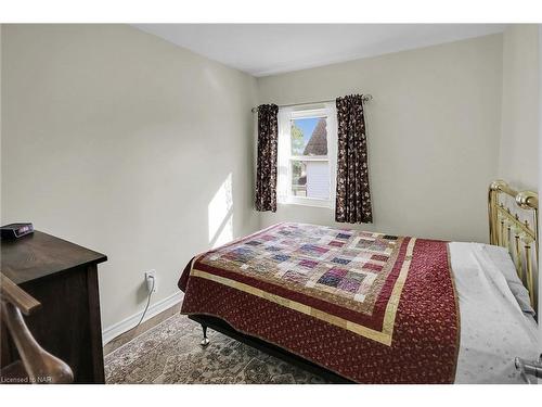 3663 East Main Street, Fort Erie, ON - Indoor Photo Showing Bedroom