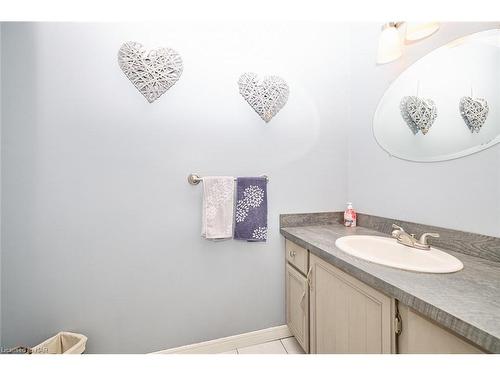 38 Culligan Crescent, Thorold, ON - Indoor Photo Showing Bathroom