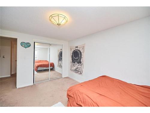 38 Culligan Crescent, Thorold, ON - Indoor Photo Showing Bedroom