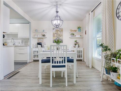 8 Barry Street, St. Catharines, ON - Indoor Photo Showing Dining Room