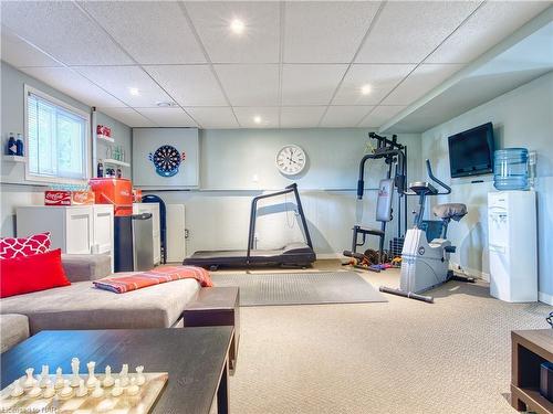 8 Barry Street, St. Catharines, ON - Indoor Photo Showing Gym Room