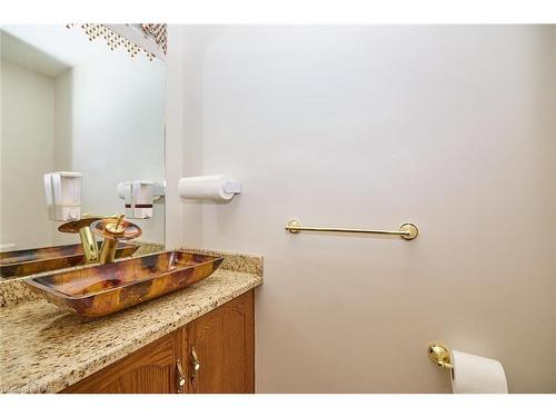 24 Bascary Crescent, St. Catharines, ON - Indoor Photo Showing Bathroom