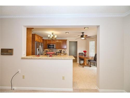 24 Bascary Crescent, St. Catharines, ON - Indoor Photo Showing Kitchen