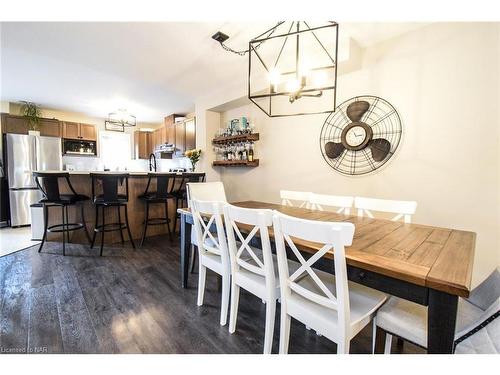 54 Juneberry Road, Thorold, ON - Indoor Photo Showing Dining Room