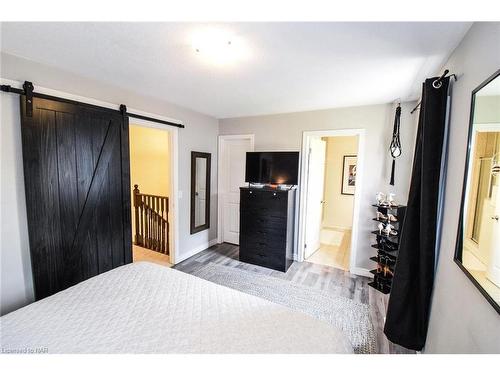 54 Juneberry Road, Thorold, ON - Indoor Photo Showing Bedroom