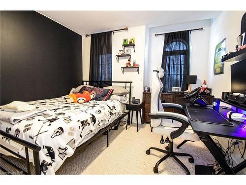 54 Juneberry Road, Thorold, ON - Indoor Photo Showing Bedroom