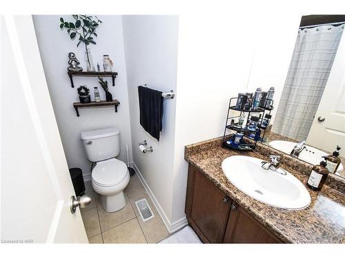 54 Juneberry Road, Thorold, ON - Indoor Photo Showing Bathroom