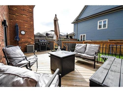 54 Juneberry Road, Thorold, ON - Outdoor With Deck Patio Veranda With Exterior