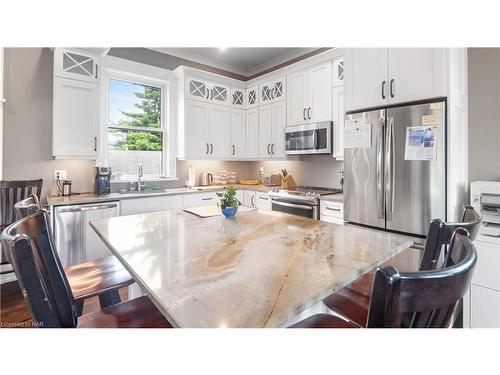 12 Salina Street Street, St. Catharines, ON - Indoor Photo Showing Kitchen With Upgraded Kitchen