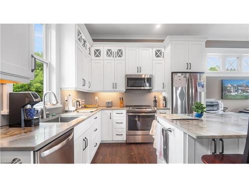 12 Salina Street Street, St. Catharines, ON - Indoor Photo Showing Kitchen With Upgraded Kitchen