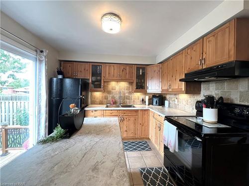 59 Graystone Crescent, Welland, ON - Indoor Photo Showing Kitchen