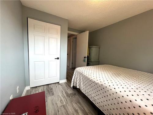 59 Graystone Crescent, Welland, ON - Indoor Photo Showing Bedroom