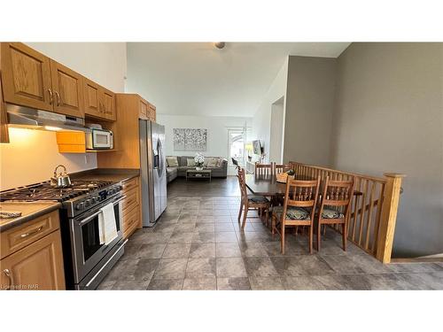 40 Sinclair Street Street, Dundalk, ON - Indoor Photo Showing Kitchen