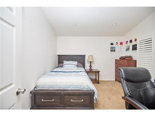 107 Napa Lane, Hamilton, ON - Indoor Photo Showing Bedroom