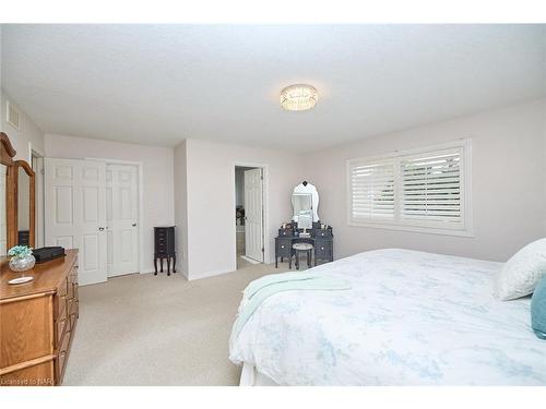 107 Napa Lane, Hamilton, ON - Indoor Photo Showing Bedroom