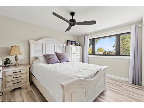 2978 St. Paul Avenue, Niagara Falls, ON - Indoor Photo Showing Bedroom