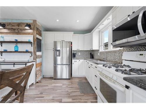 421 Ramsey Road, Dunnville, ON - Indoor Photo Showing Kitchen